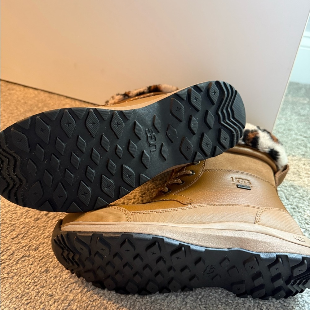 UGG Women's Winter Boots - Picture 2 of 4